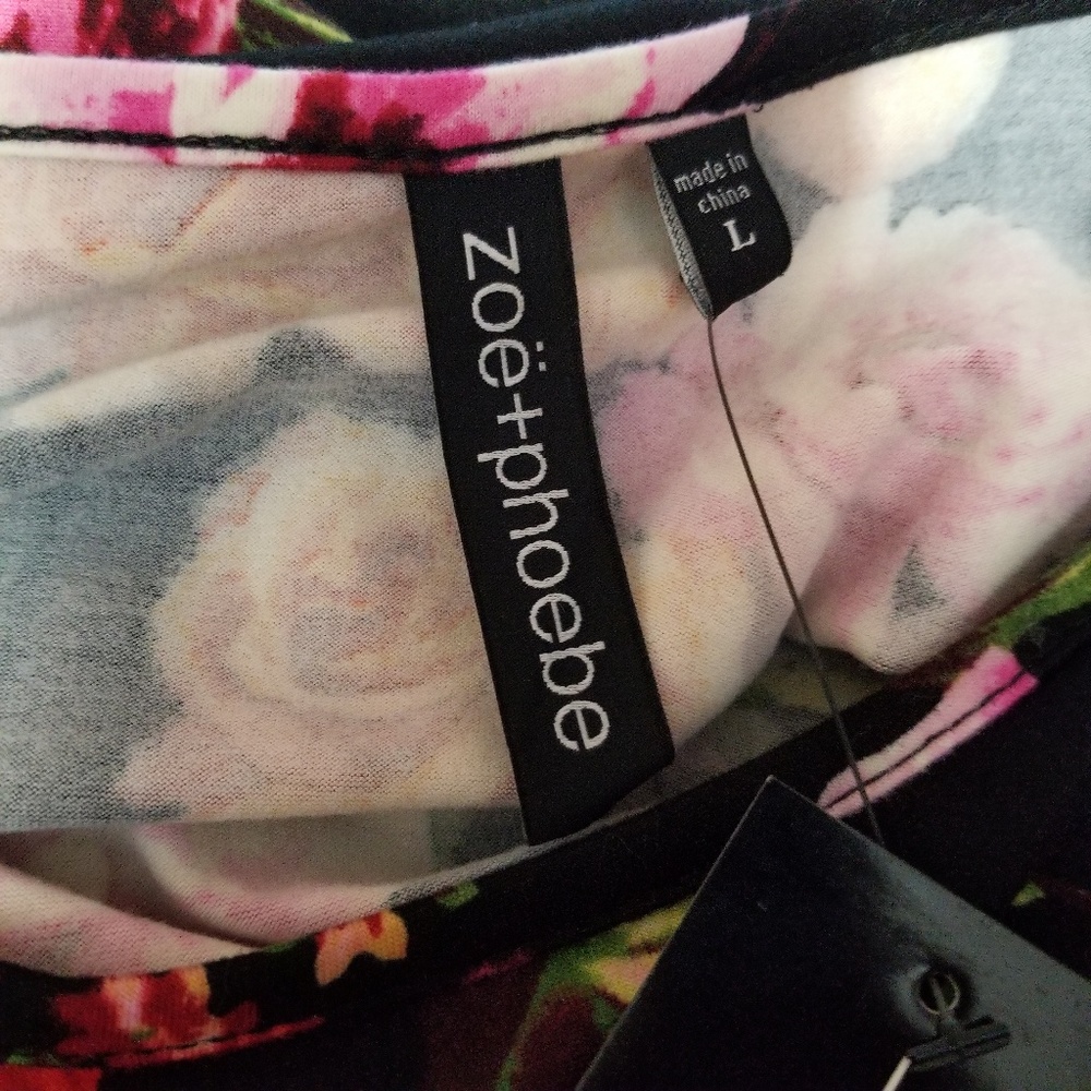 NWT. ZOE AND PHOEBE Floral Peplum Top. Size L. - Picture 6 of 8